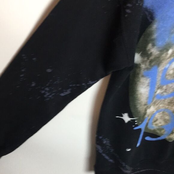 Ariana Grande Splatter Lollapalooza Crewneck black Sweatshirt Sz Small - Picture 10 of 16